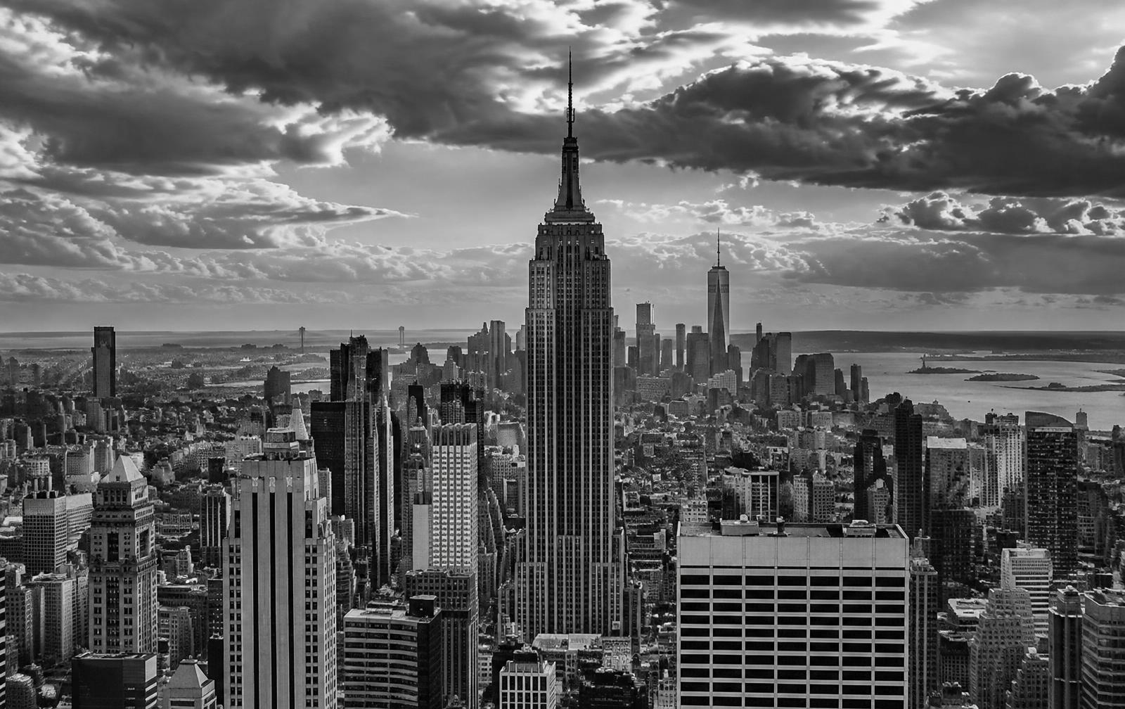 Skyline de Manhattan en blanco y negro con el Empire State Building